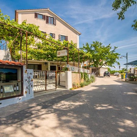 B&B Segulja Малинска Экстерьер фото