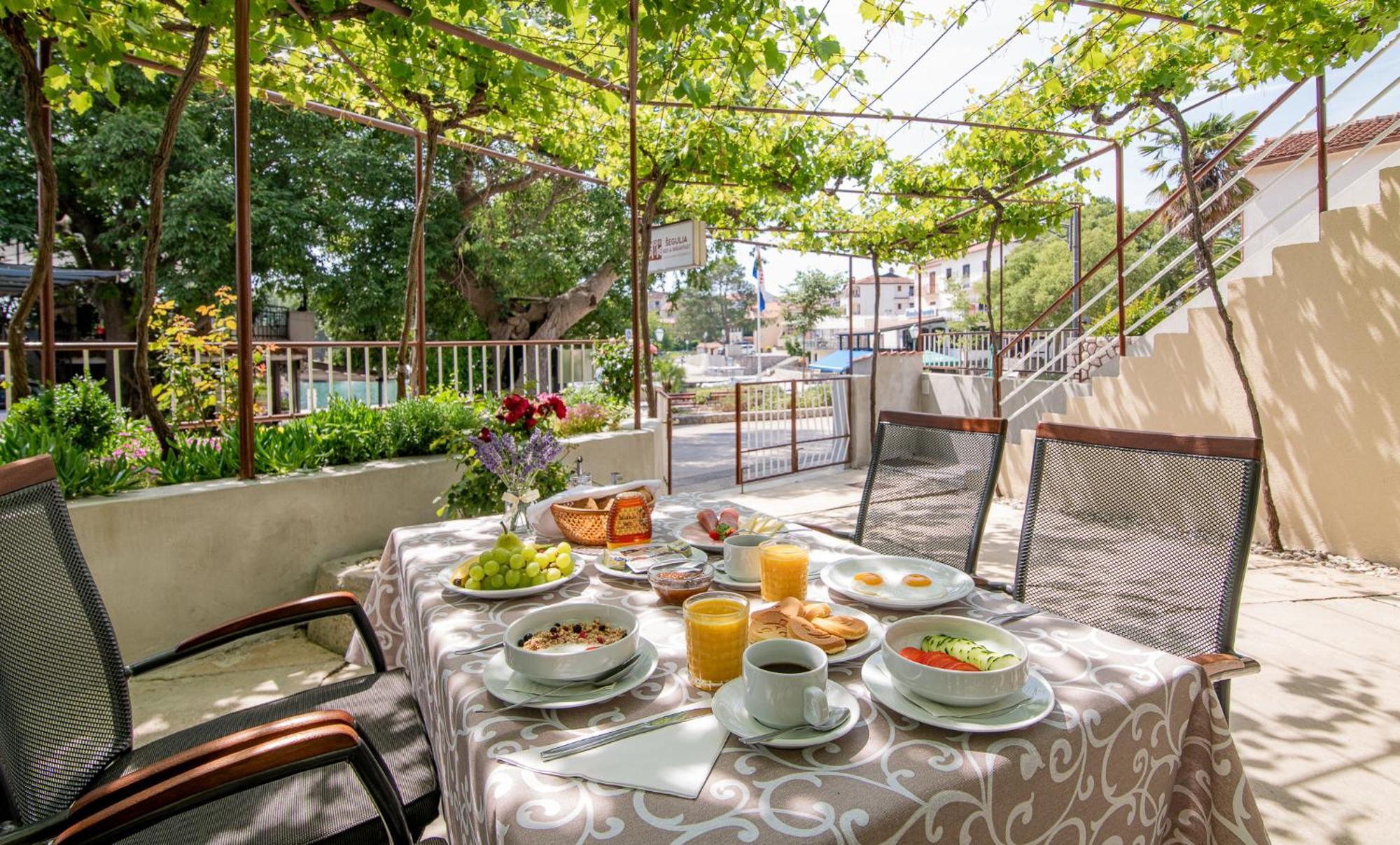 B&B Segulja Малинска Экстерьер фото