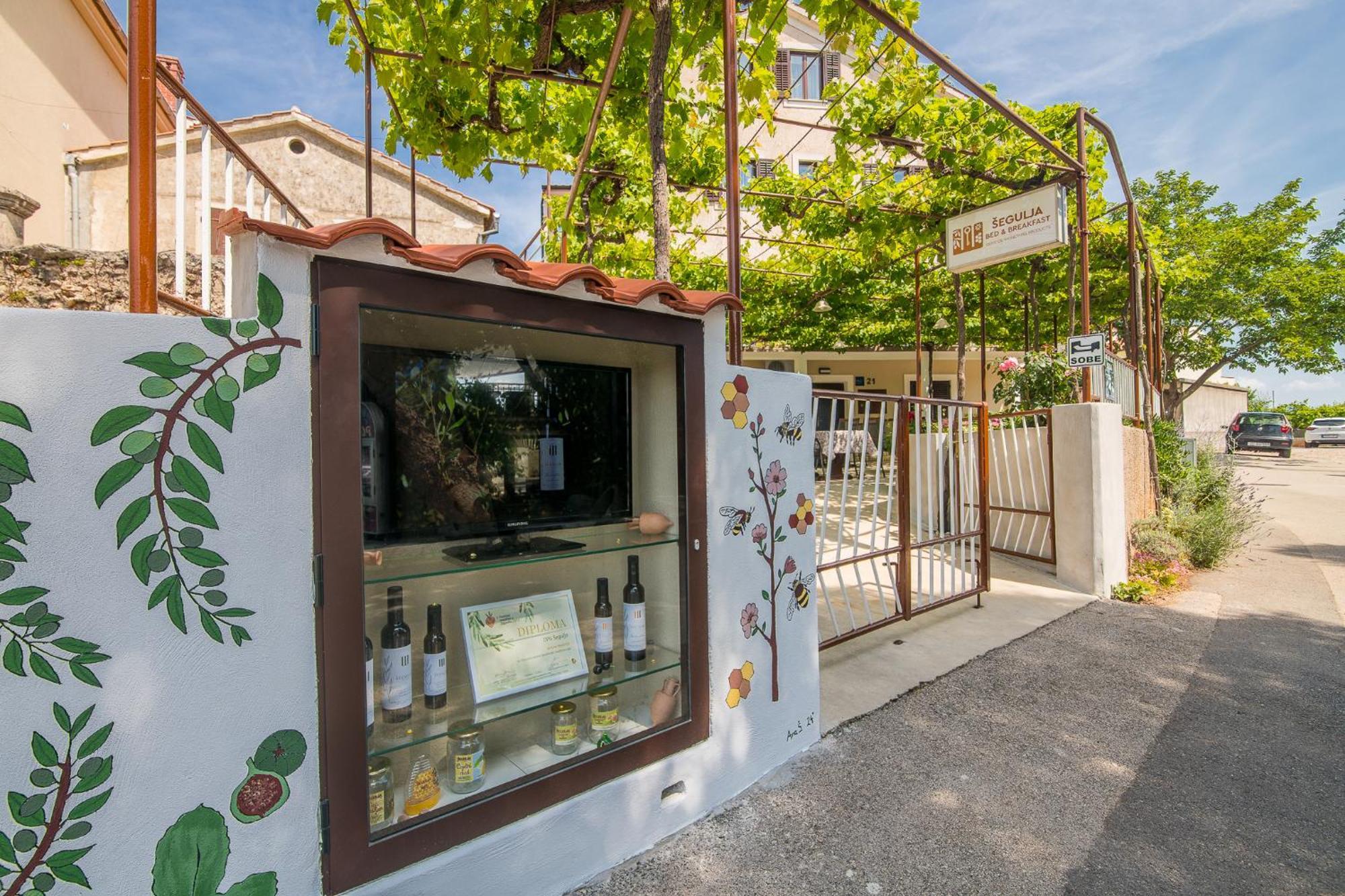 B&B Segulja Малинска Экстерьер фото