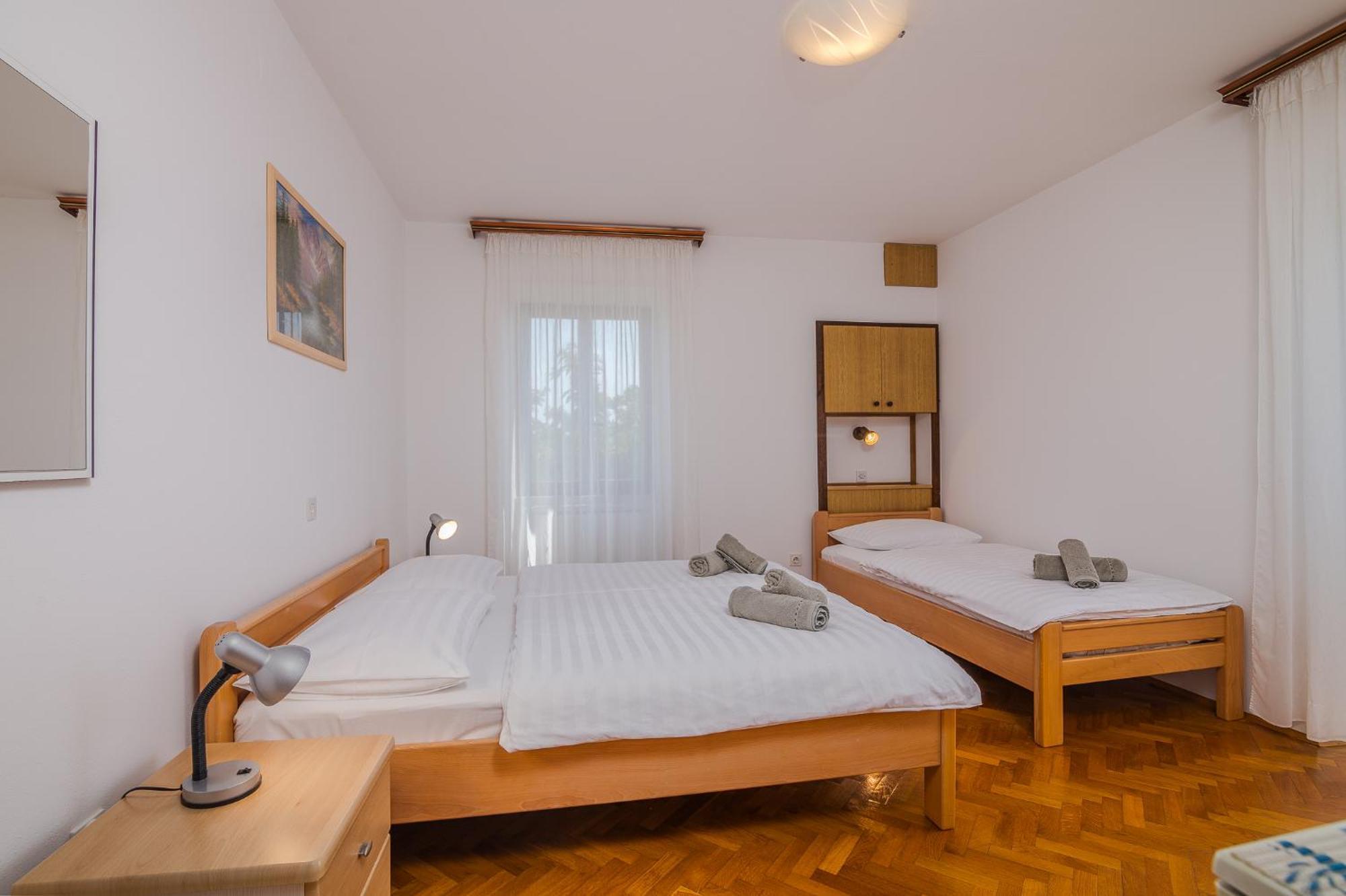 B&B Segulja Малинска Экстерьер фото