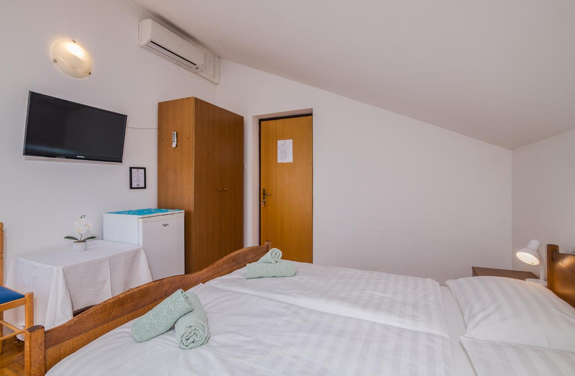 B&B Segulja Малинска Экстерьер фото